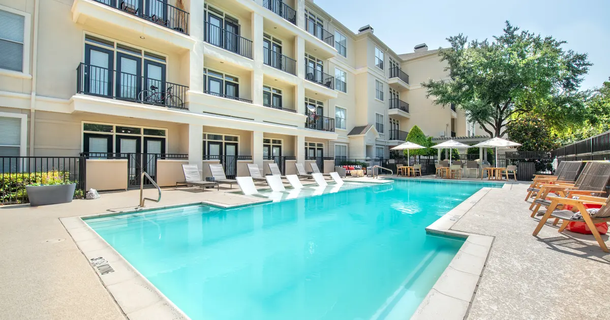 Apartments in North Dallas Amenities 75 West